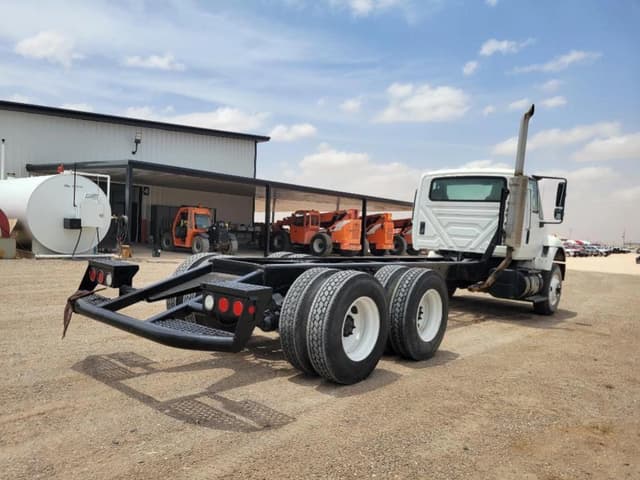 Image of International 7400 equipment image 4