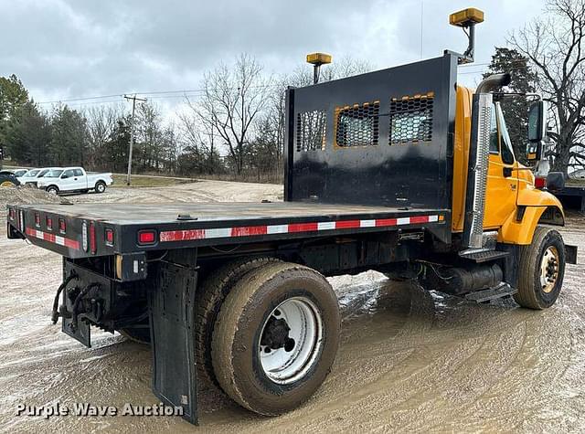 Image of International 7400 equipment image 4