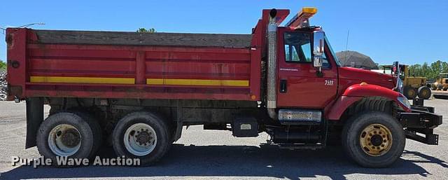 Image of International 7400 equipment image 3