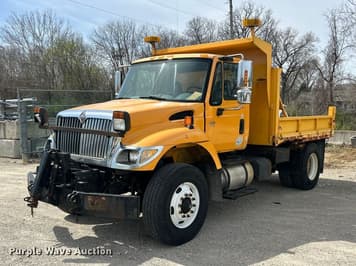 Main image International 7400
