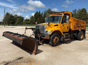2006 International 7400 Image