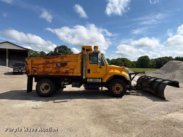 Image of International 7400 equipment image 3