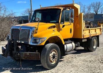 Main image International 7400