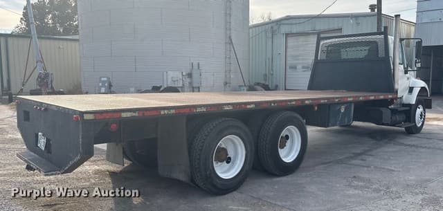 Image of International 7400 equipment image 4