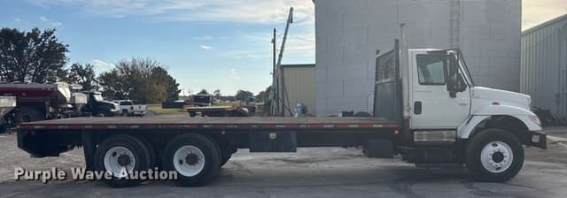 Image of International 7400 equipment image 3