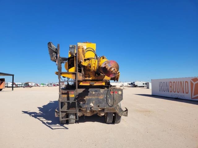 Image of International 7400 equipment image 3