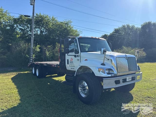 Image of International 7400 equipment image 2