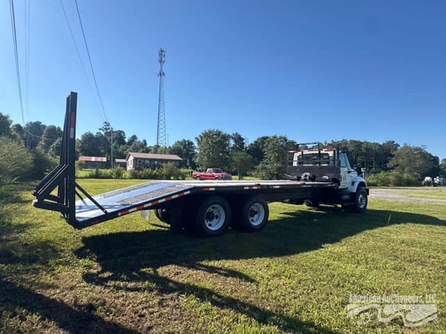 Image of International 7400 equipment image 3