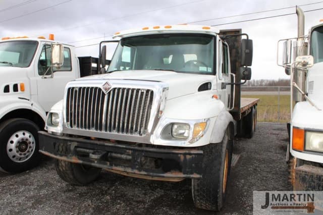 Image of International 7500 equipment image 1