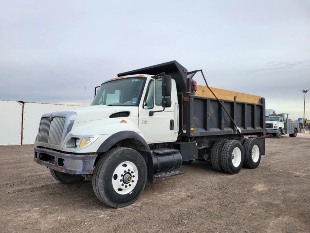 2006 International 7500 Equipment Image0