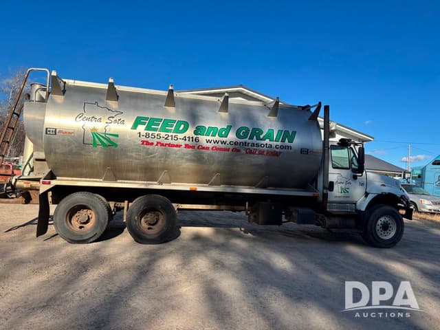 Image of International 7500 equipment image 4