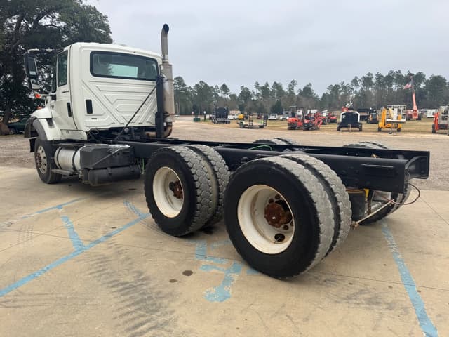 Image of International 7600 equipment image 3