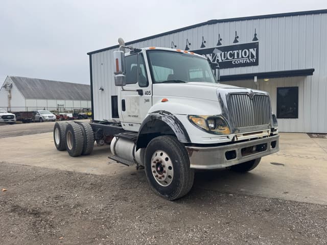 Image of International 7600 equipment image 1