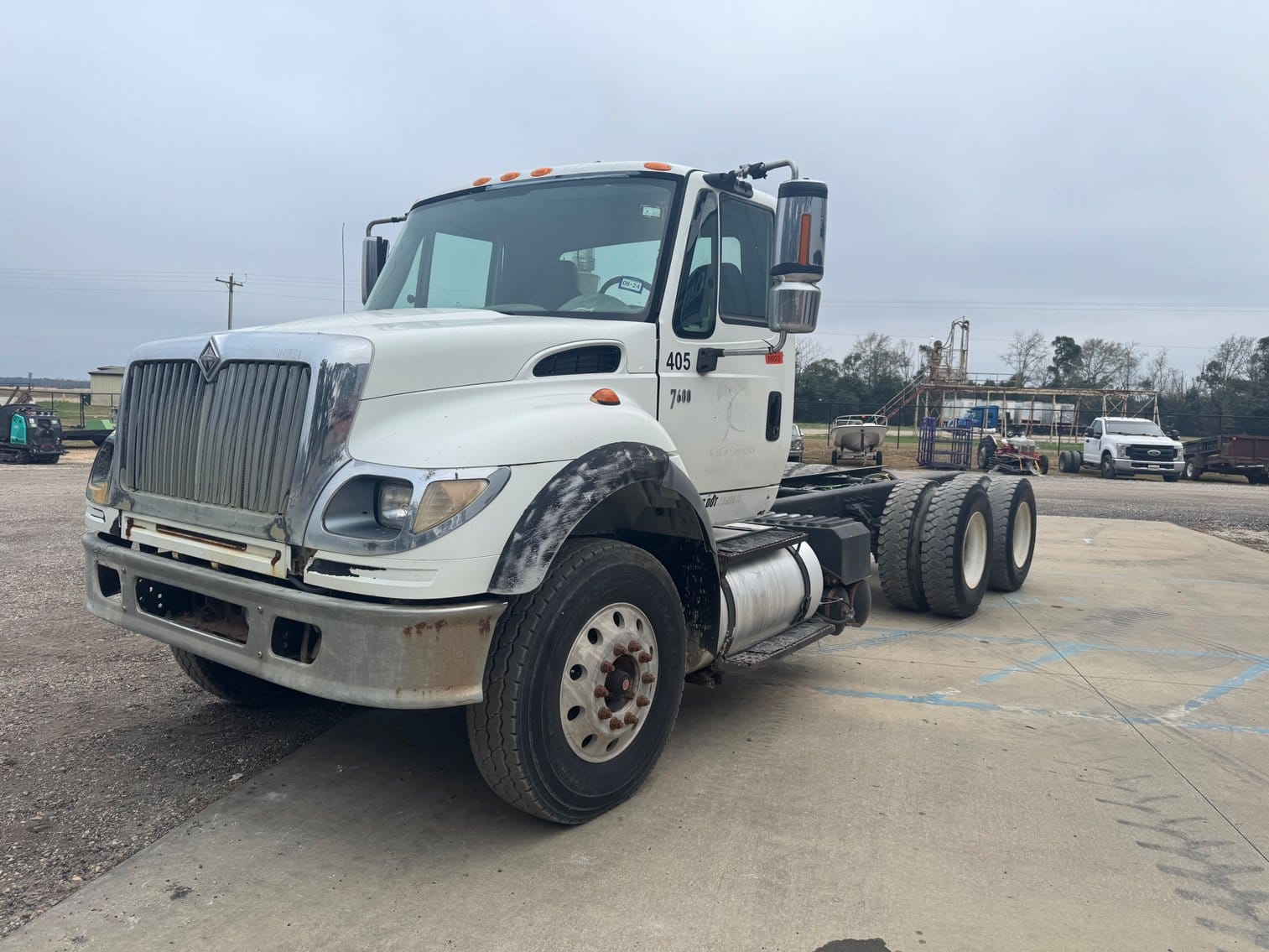 2006 International 7600 Equipment Image0