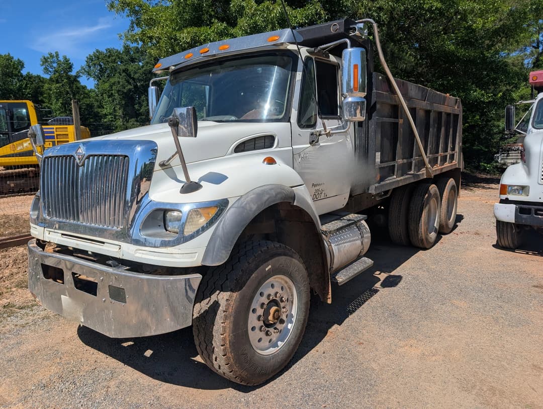 Image of International 7600 Primary image