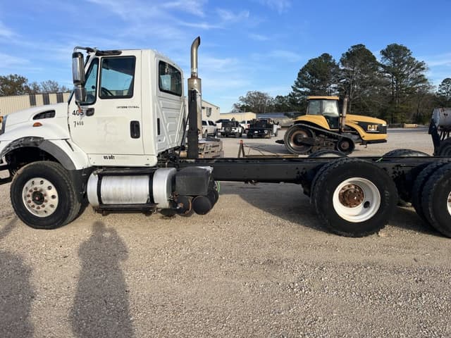 Image of International 7600 equipment image 4