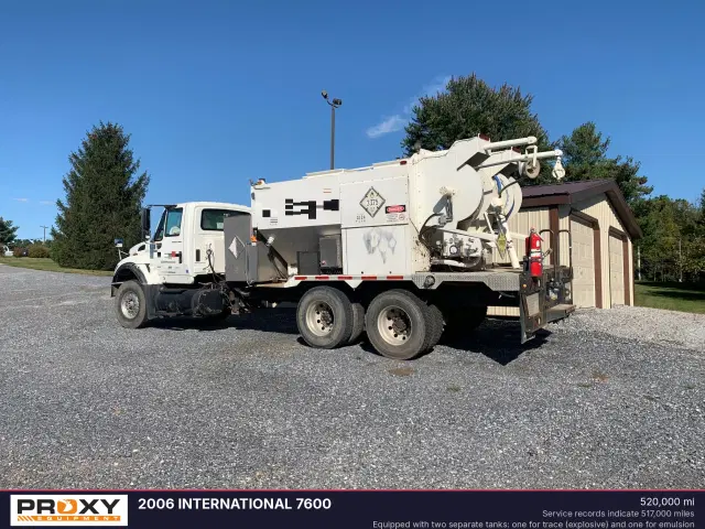 Image of International 7600 equipment image 2