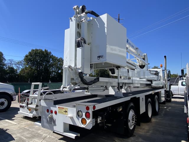 Image of International 7600 equipment image 2