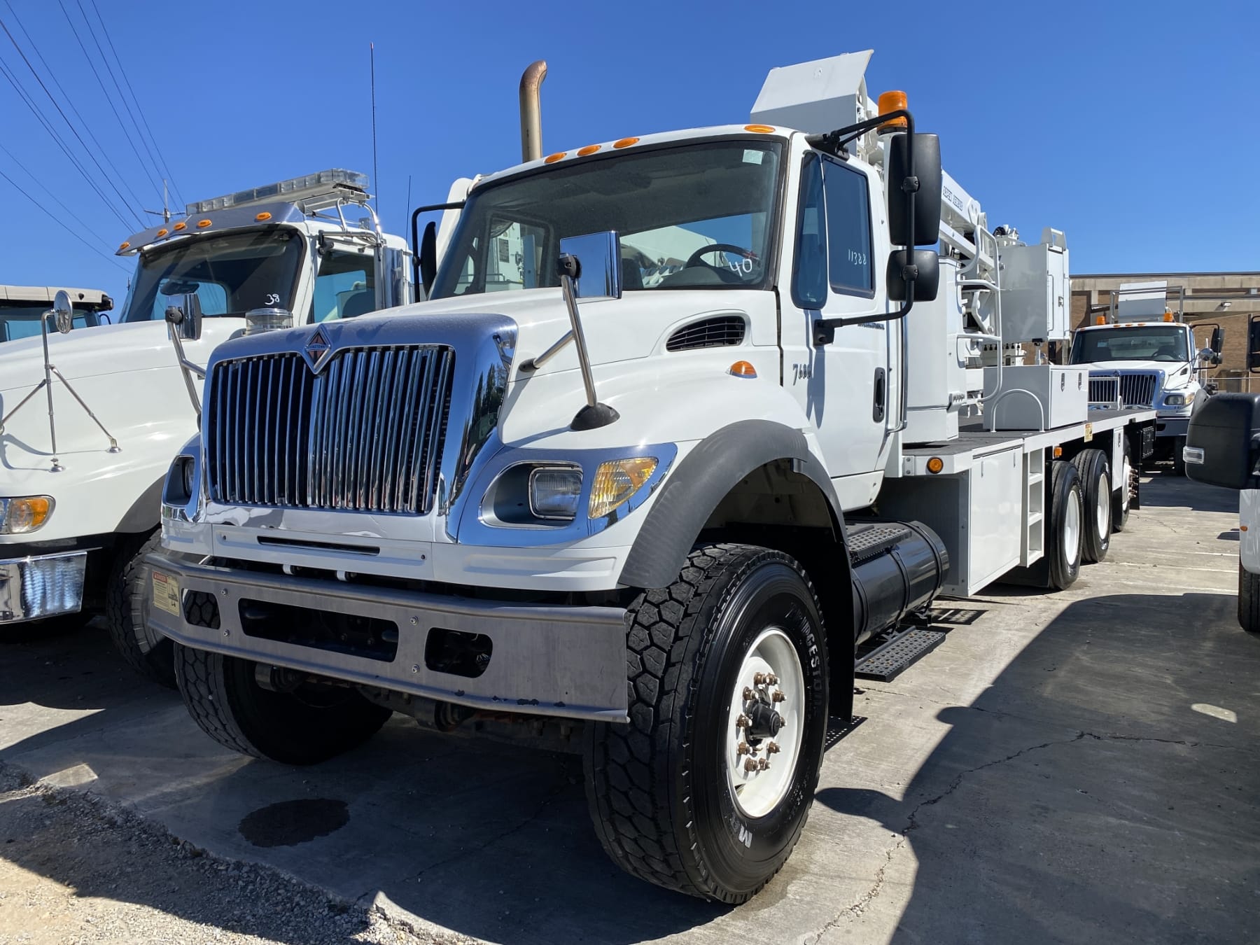 2006 International 7600 Equipment Image0