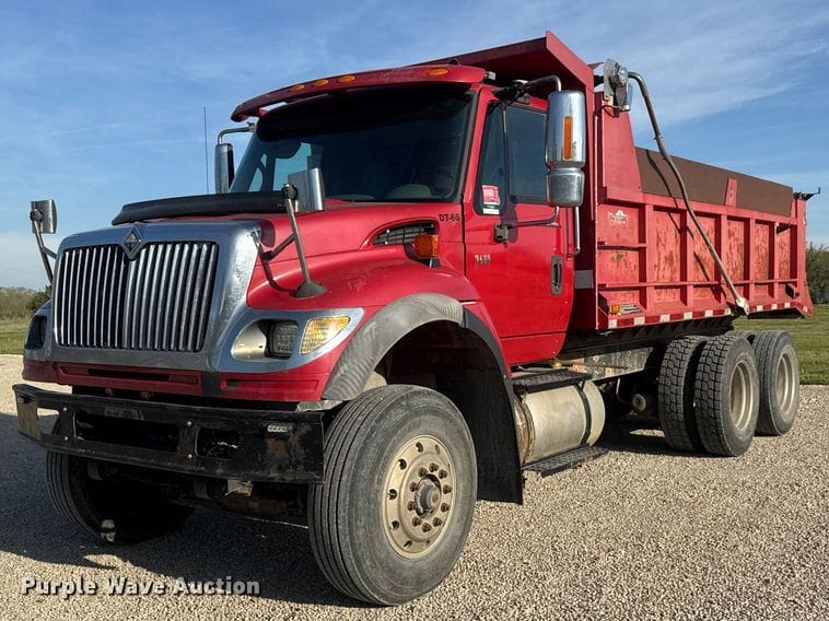 2006 International 7600 Equipment Image0