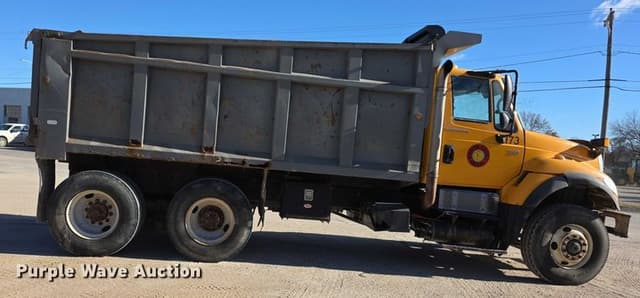 Image of International 7600 equipment image 3