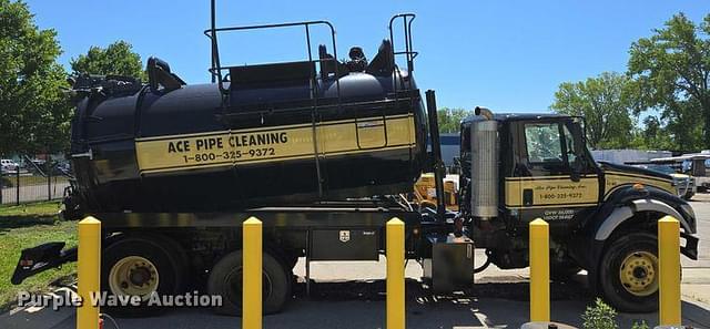 Image of International 7600 equipment image 3