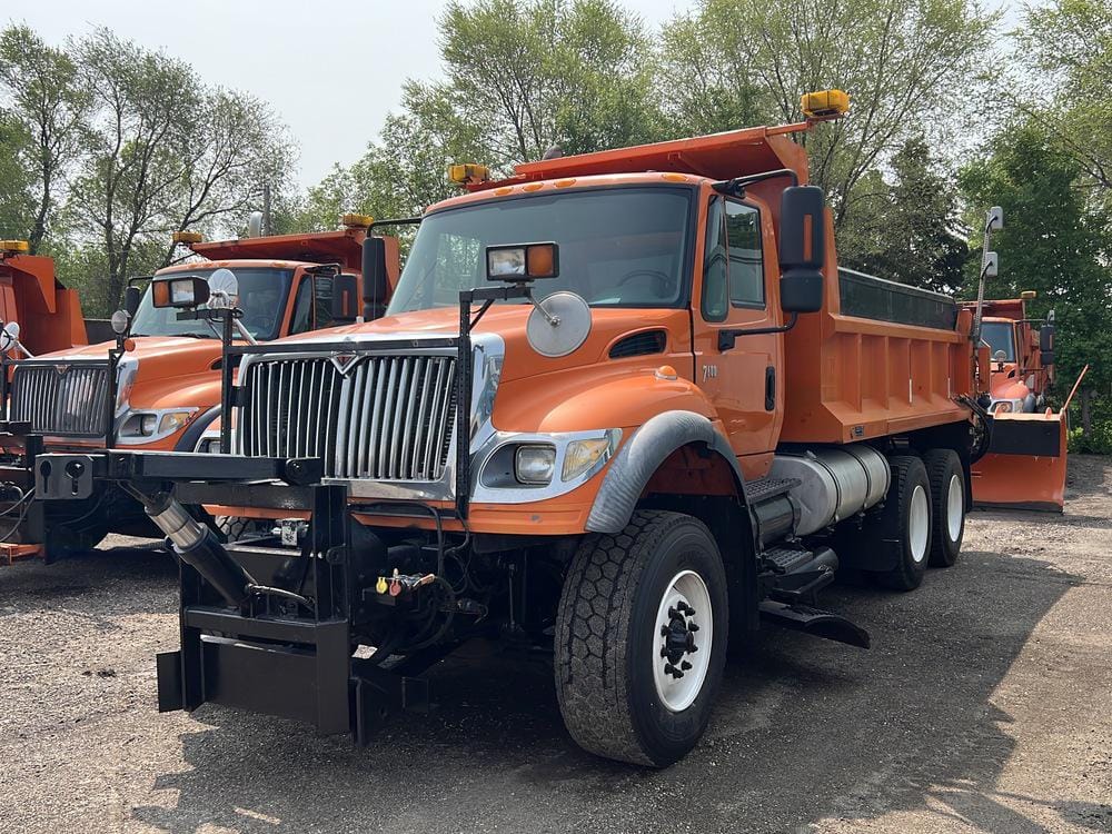 Main image International 7600