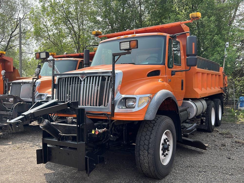 Main image International 7600