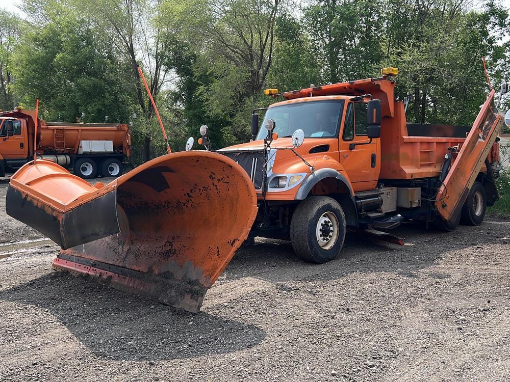 Main image International 7600