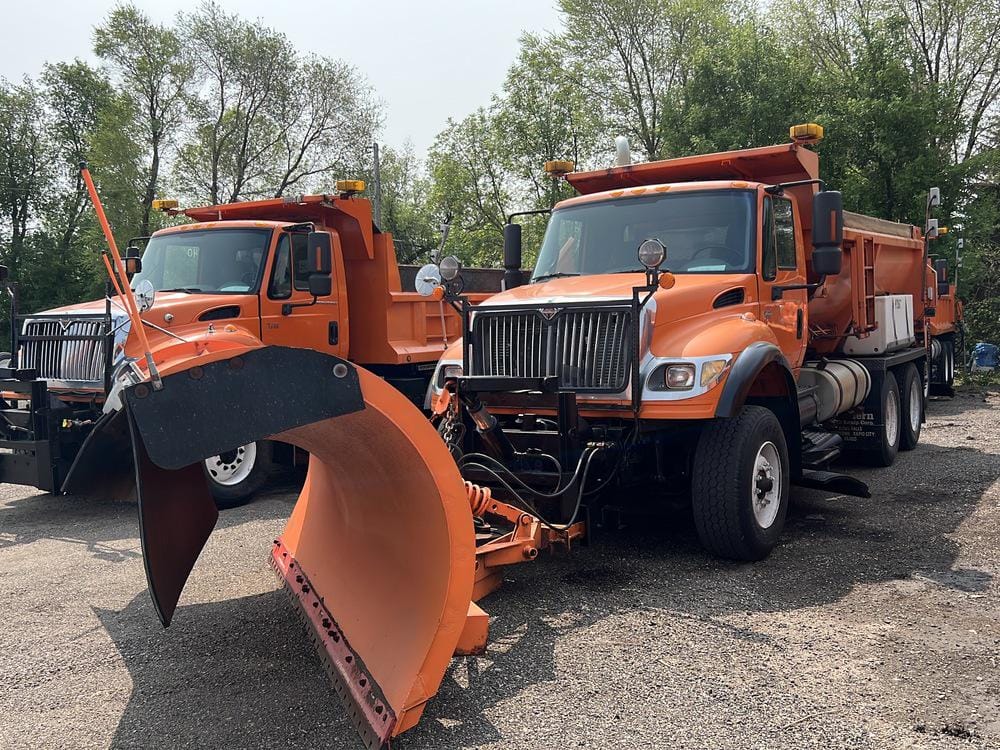 Main image International 7600