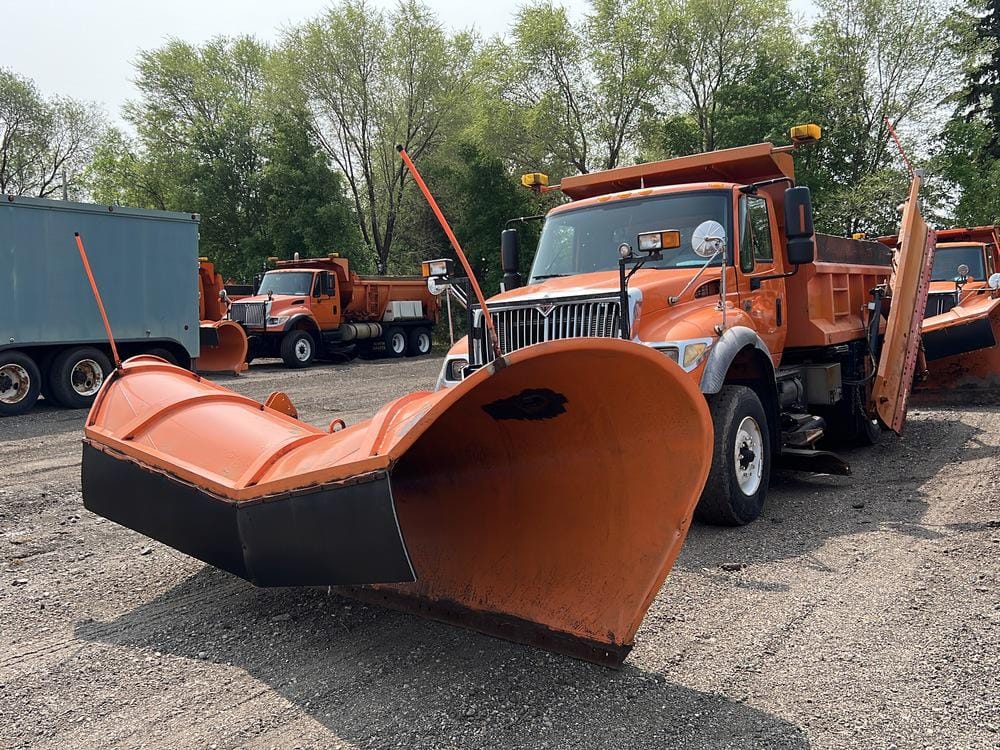 Main image International 7600