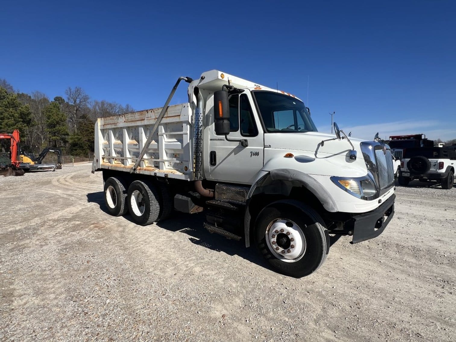 2006 International 7600 Equipment Image0