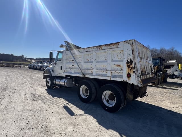 Image of International 7600 equipment image 4