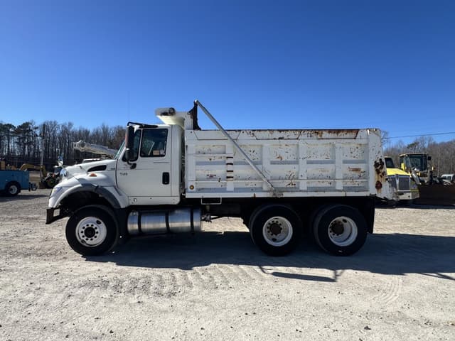 Image of International 7600 equipment image 3