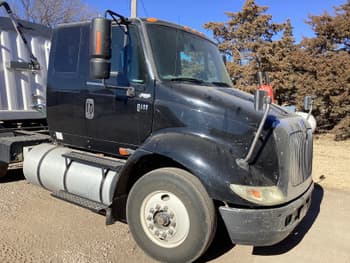 2006 International 8600 Equipment Image0