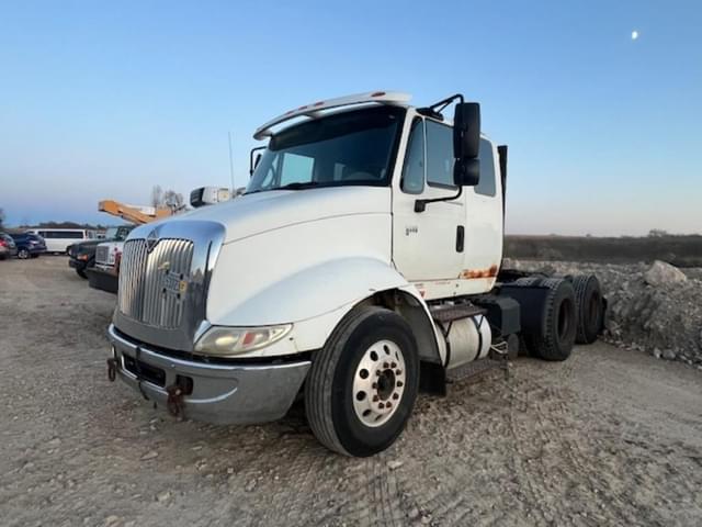 Image of International 8600 equipment image 2