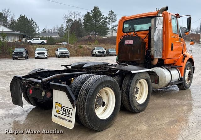 Image of International 8600 equipment image 4