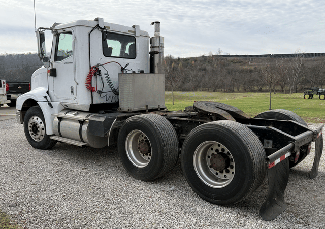 Image of International 9200i equipment image 4