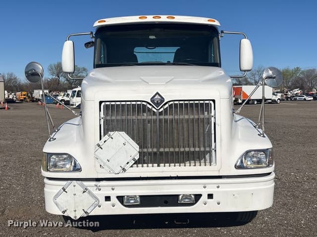 Image of International 9400 equipment image 1