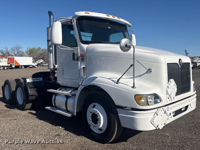 Image of International 9400 equipment image 2