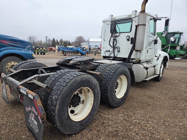 Image of International 9400i equipment image 4