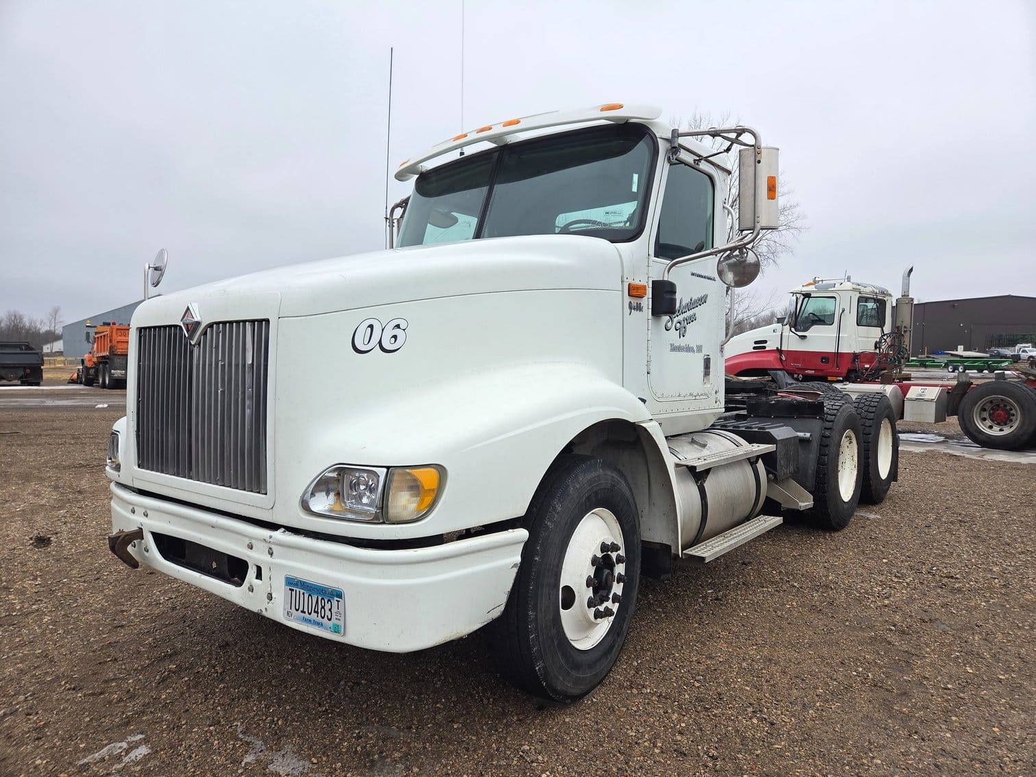 2006 International 9400i Equipment Image0