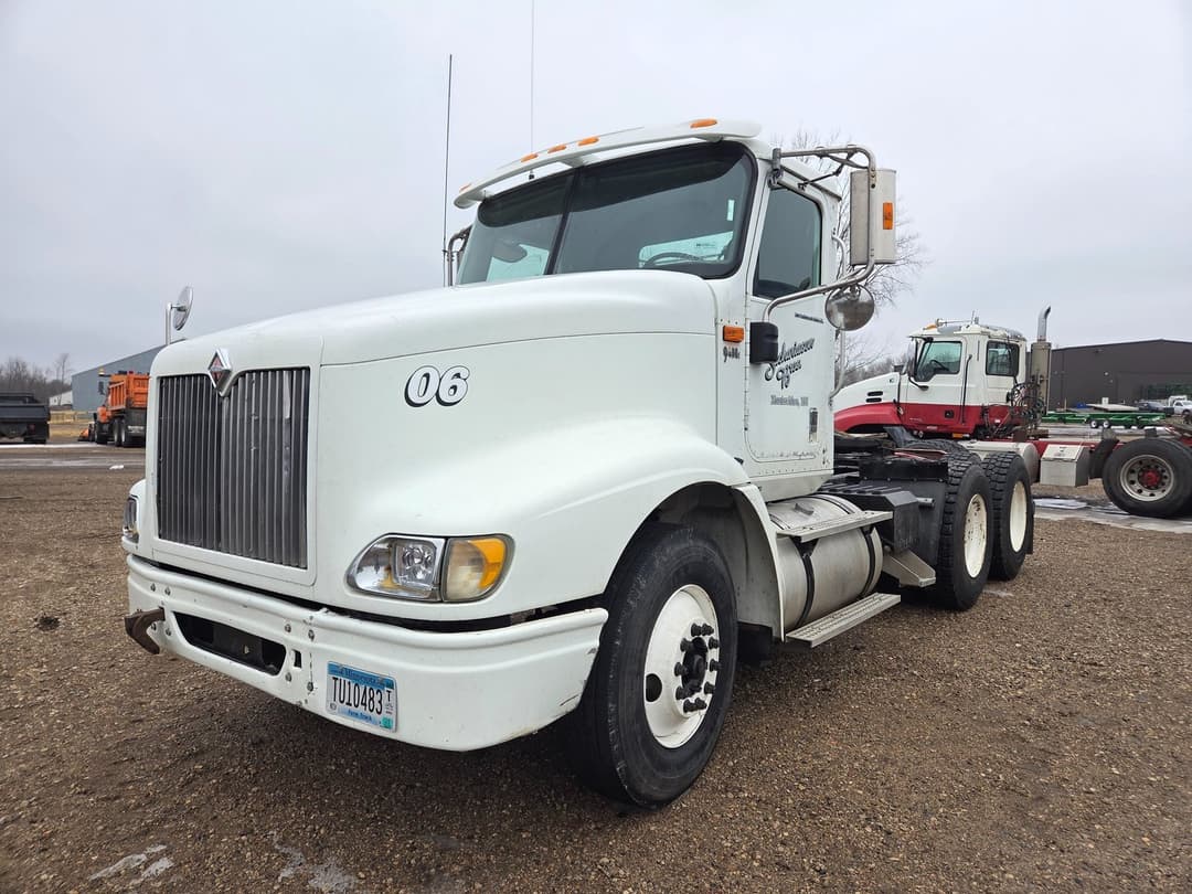 Image of International 9400i Primary image