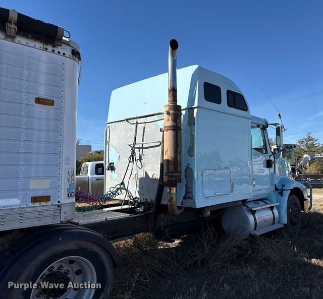 Image of International 9400i equipment image 4