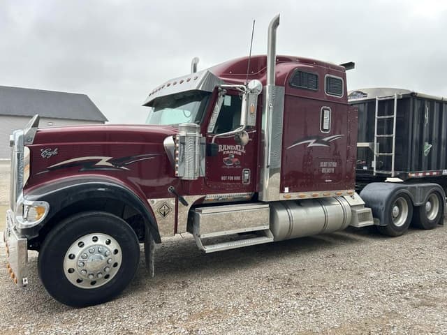 Image of International 9900 equipment image 1