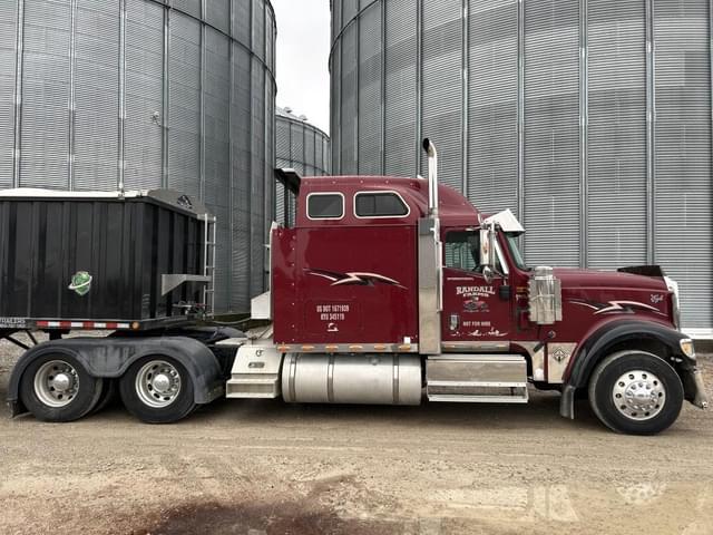 Image of International 9900 equipment image 2