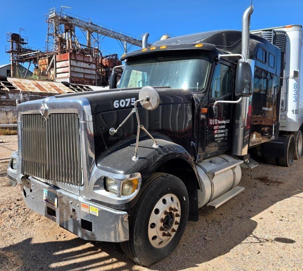 2006 International 9900 Equipment Image0