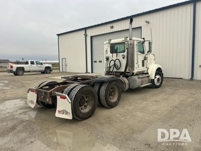 Image of International 9900I equipment image 4