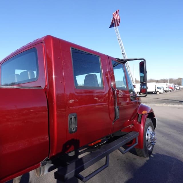 Image of International 4300 equipment image 4