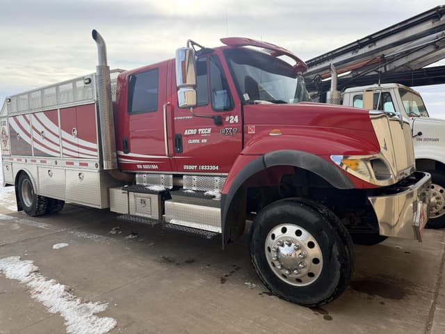 Image of International 7400 equipment image 1